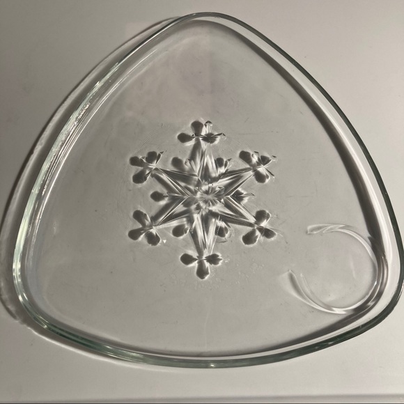 VTG Indiana Glass Atomic Snowflake Snack Plates (2 - Picture 2 of 10